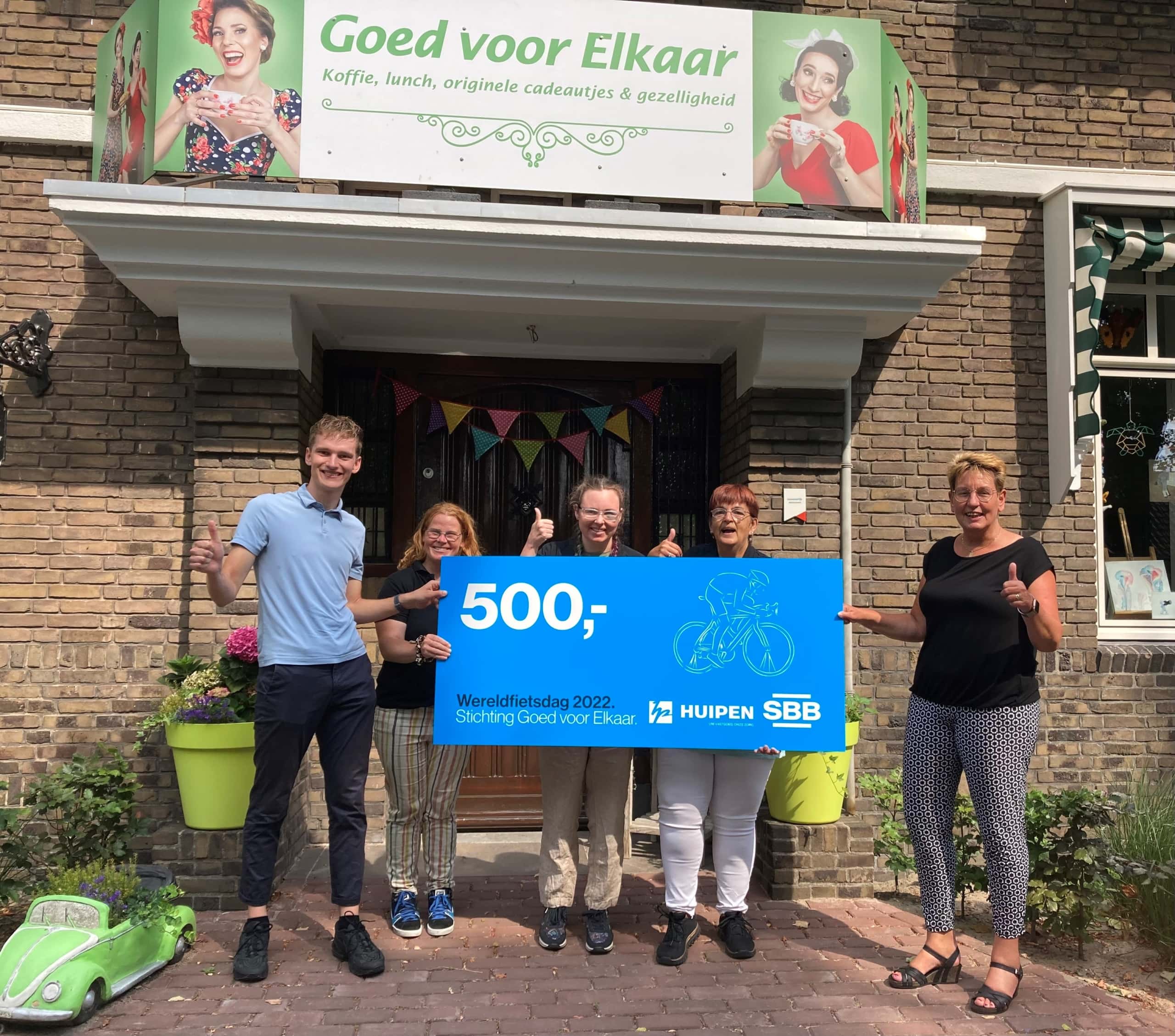 SBB en Huipen doneren 500 euro aan stichting Goed voor Elkaar