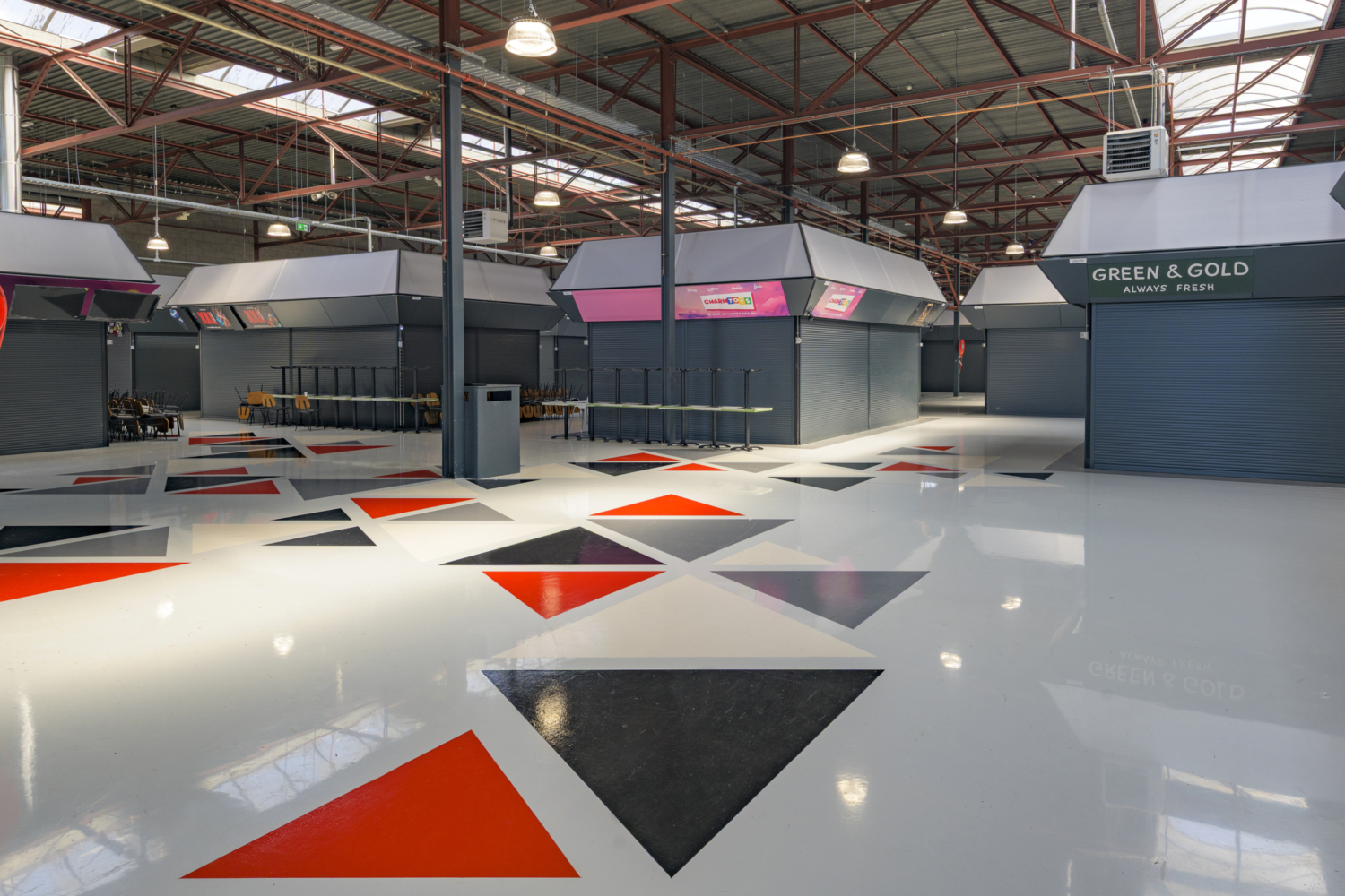 Beverwijk, Bazaar hal 25+26 (12)